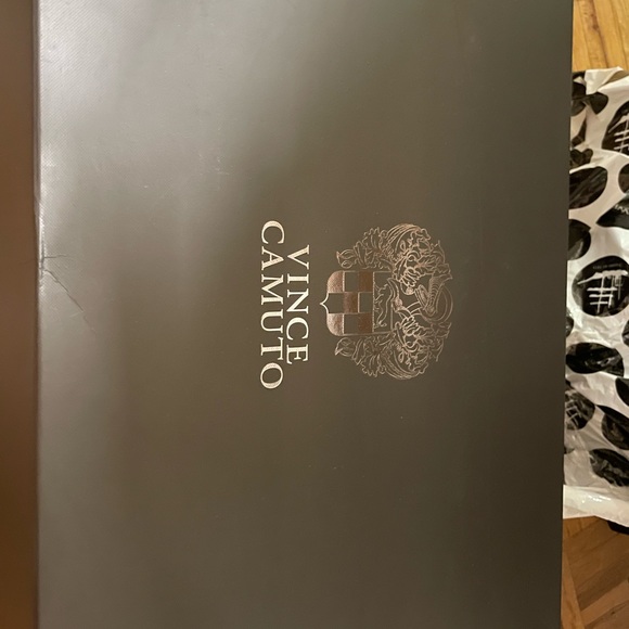 VINCE CAMUTO - over the knee - Picture 10 of 10